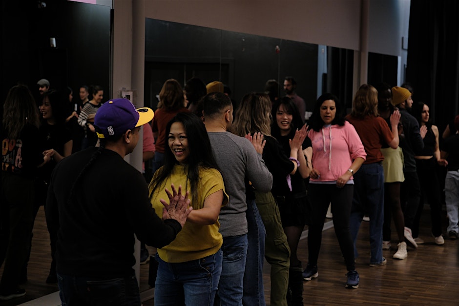 Free salsa and bachata classes this Sunday in Vancouver